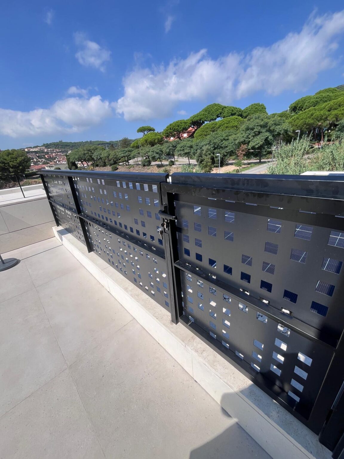 INSTALPEX ALUMINIOS: Servicio a medida en Badalona